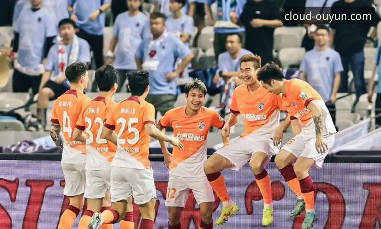 青岛海牛3-1爆冷海港 vs 欧云娱乐看球体验：13年复仇战与平台稳定性的双重考验